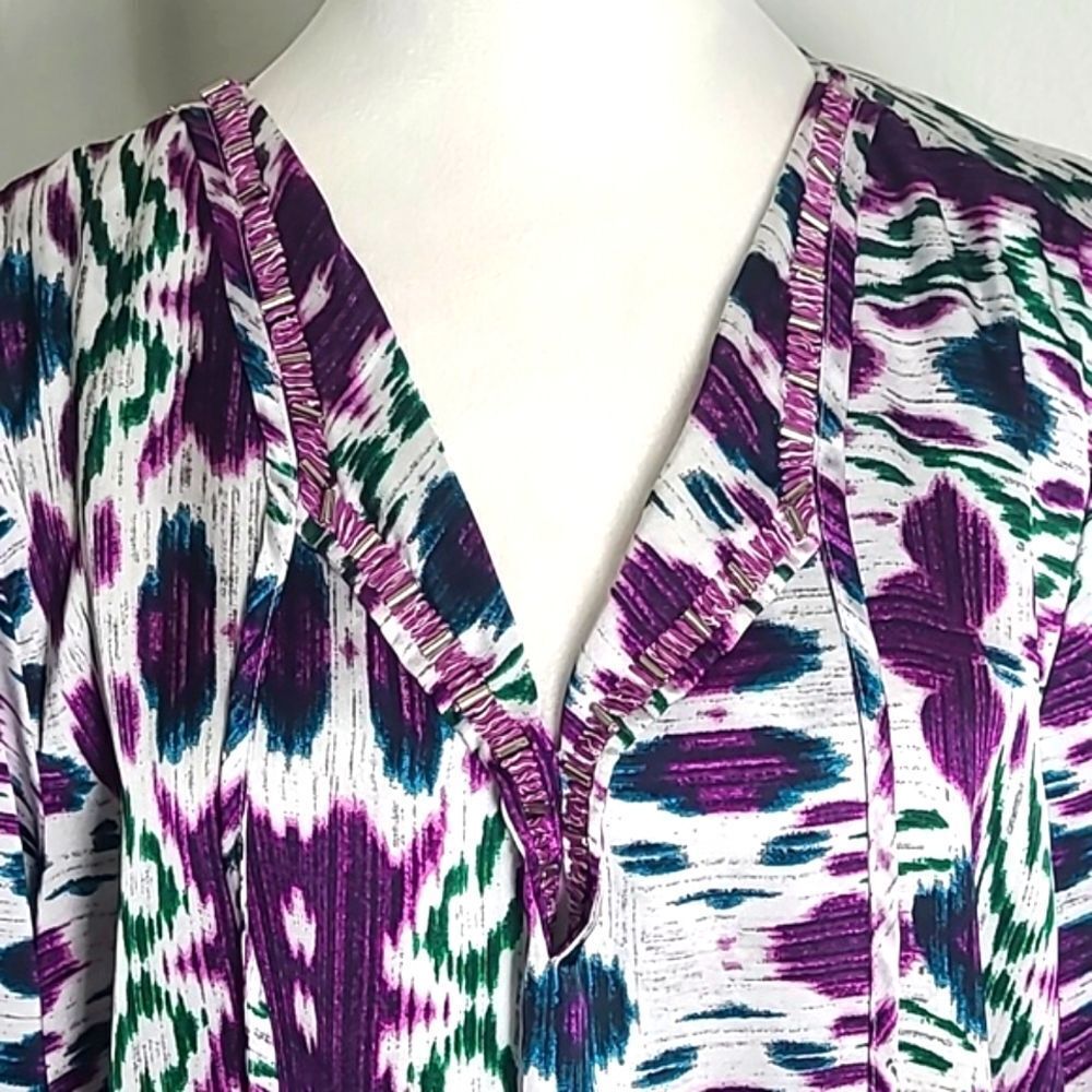 Jones New York Purple, Green & White Print Top, Decorative Neckline, Size 1X - Picture 3 of 10